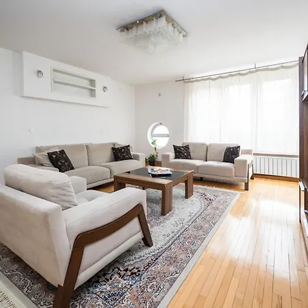 Spacious & Modern Apartment In The City Centre Sarajevo Exterior photo