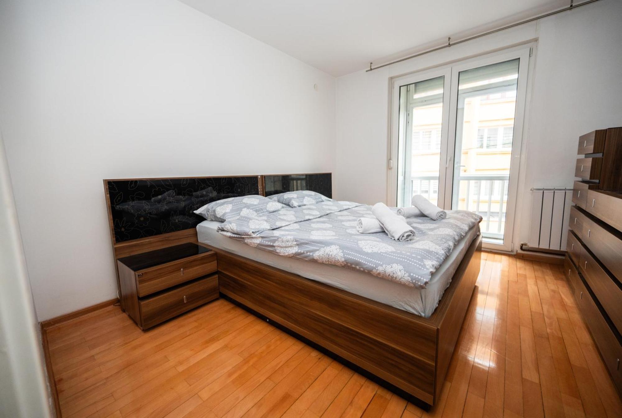 Apartment Spacious & Modern In The Centre Sarajevo