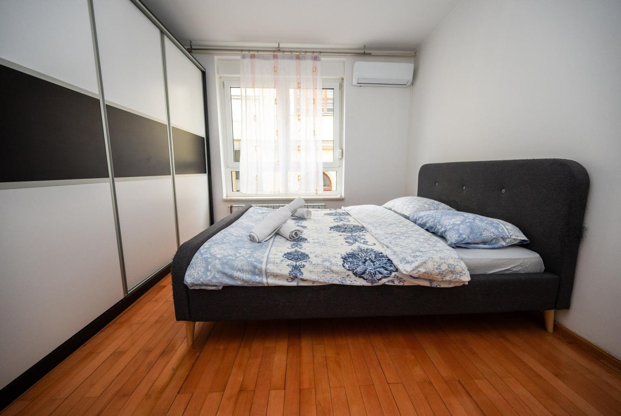 Spacious & Modern In The Centre Apartment *